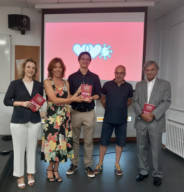 El gerente de la Fundación Marqués de Valdecilla, José Francisco Díaz, durante la presentación de la obra 'Lo que no te esperas del sexo. Una cita con las Infecciones de Transmisión Sexual (ITS)'. Foto: Gobierno de Cantabria.