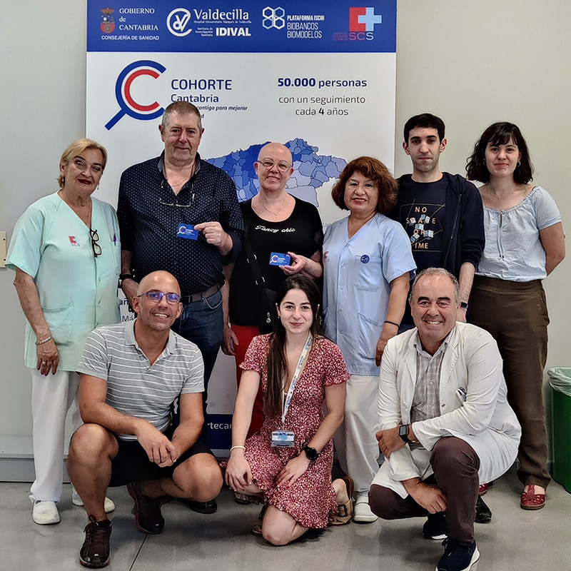 Parte del equipo de Cohorte Cantabria con la participante 40.000 y su marido (Foto: Oficina de Comunicación)