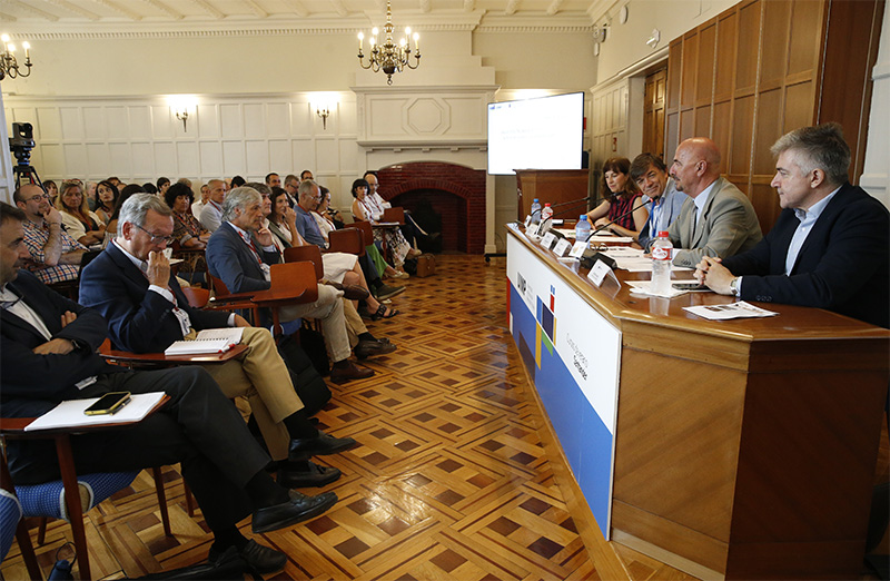 Acto de inauguración del encuentro sobre salud digital celebrado en la UIMP. (Foto: Lara Revilla)